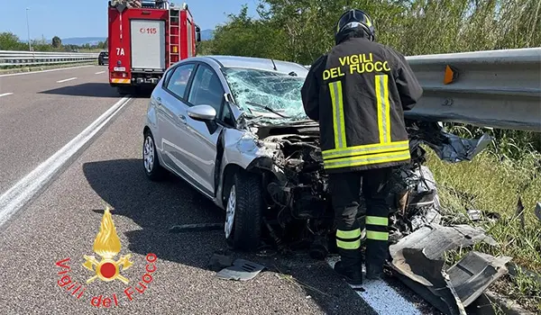 Incidente stradale sull’A2 del Mediterraneo – Intervento dei Vvf
