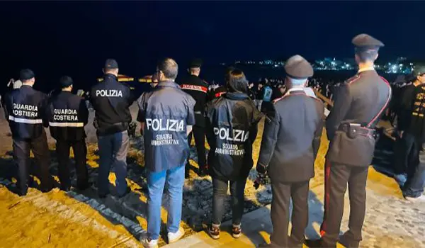 Soverato, blitz interforze in discoteca: oltre 4000 presenti, scattano sanzioni e chiusura