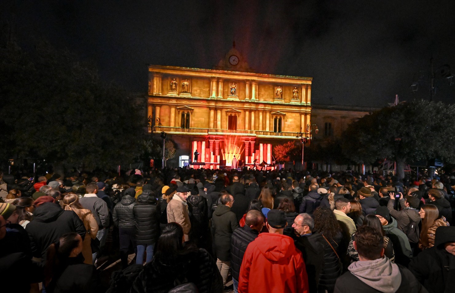 ECCO IL GRANDE SPETTACOLO DI THOMAS BECKET