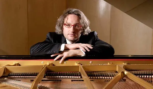 Catanzaro, la stagione musicale degli Amici della Musica si conclude con il virtuosismo di Mattia Mistrangelo 