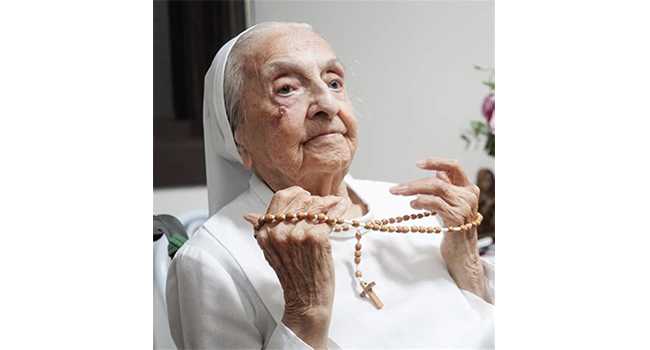 Morta a 116 anni la donna più anziana del mondo: era una suora brasiliana