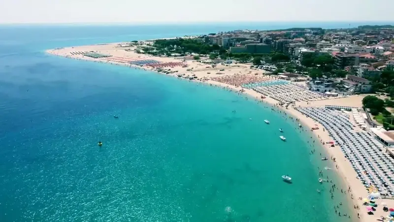 Concessioni balneari, il Sindaco di Soverato Vacca chiarisce la linea del Comune