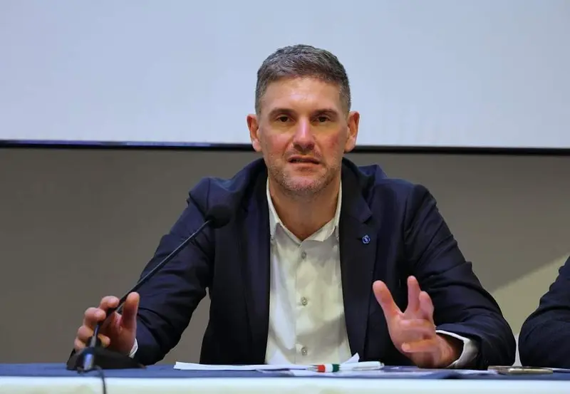Sanità, Giuliano (UGL): “Ricorso a 10.000 infermieri dall’India non ci convince. Si investa per richiamare operatori italiani emigrati”