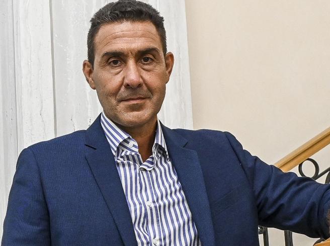 Vannacci inciampa in diretta: “pontecipe” al posto di “pontefice”. Sui social è bufera