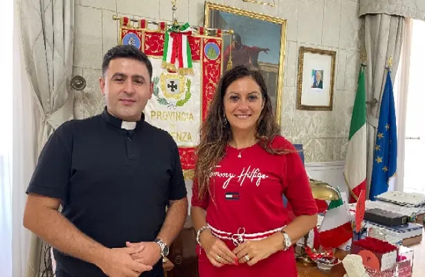 In Provincia l’incontro tra Rosaria Succurro e Don Mario Ciardullo, reduce dalla missione pastorale in Tanzania