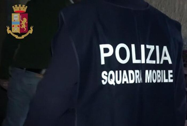 Vibo Valentia, picchia il padre 97enne per soldi: denunciato per tentata estorsione