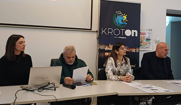 Crotone si chiude Parole che pesano allarme giovani e droghe