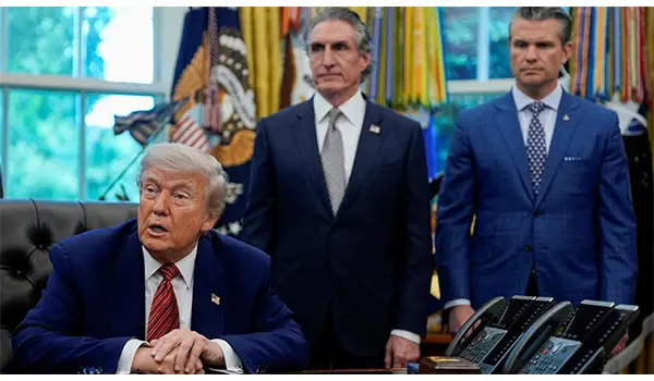 Guerra. Trump valuta nuovi raid contro l’Iran, Teheran rafforza Hormuz e cresce la tensione in Medio Oriente