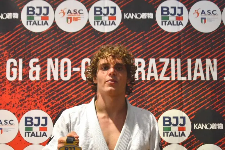 Lorenzo Calabrò brilla agli Europei No-Gi di Jiu Jitsu: bronzo per l'atleta romano