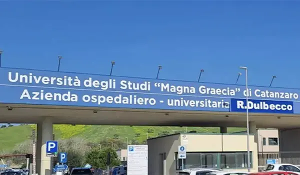 Catanzaro, arrestato primario per gestione illecita delle liste d’attesa: 12 gli indagati