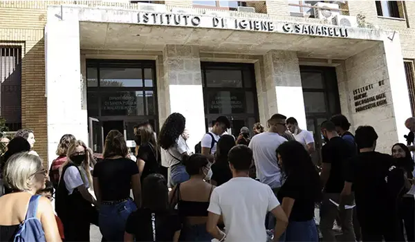 Medicina 2025: Oltre 64mila iscritti ai corsi di area medica. Quasi 1 su 2 potrà accedere