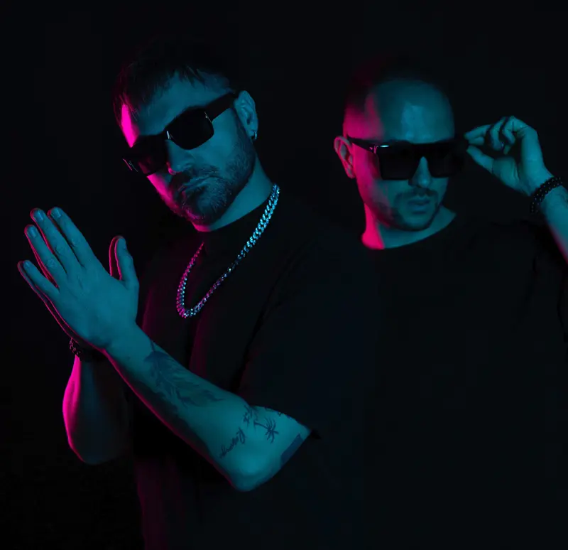 Il duo di djs/produttori di Pescara, Smoothies, trionfa con il loro remix Baile Funk della hit mondiale “Light It Up” dei Major Lazer