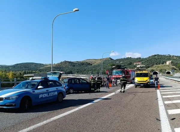 Incidente mortale sulla SS106 a Squillace: intervento dei Vvf