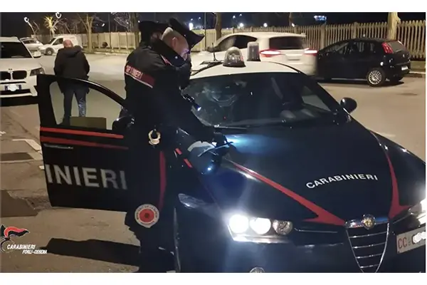 Caserta, 15enne accoltellato per una sigaretta negata: fermati quattro adolescenti