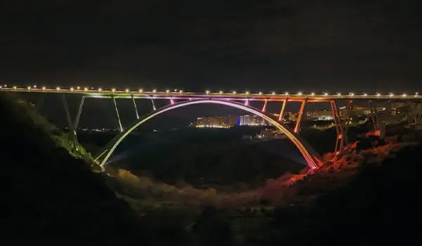 Squillace: Il Viadotto Bisantis illuminato é un simbolo della città che riscopre il proprio orgoglio  