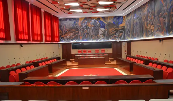 Polemica infondata sulla benedizione della sala: la Diocesi e il Comune smentiscono le accuse