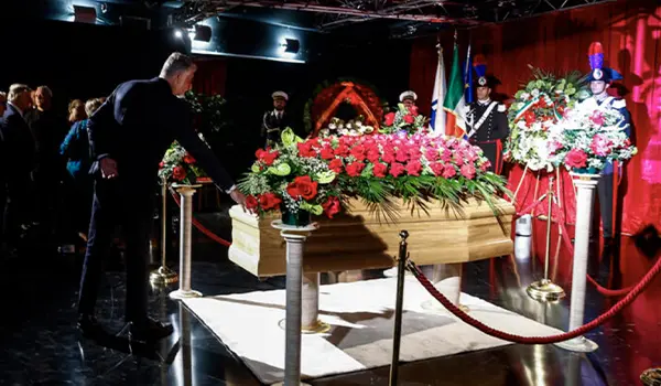 Pippo Baudo, l’ultimo saluto al Teatro delle Vittorie: funerali in diretta su Rai1