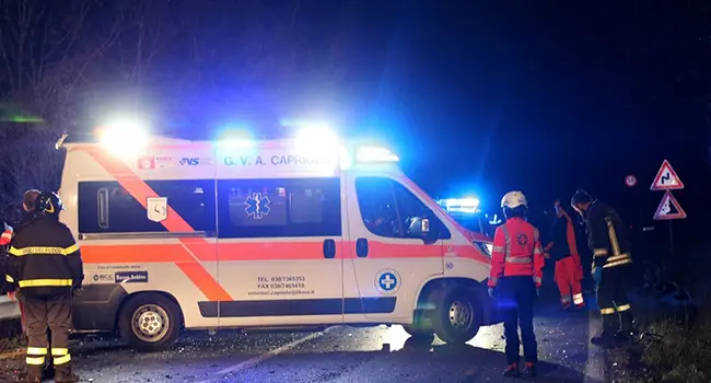 Auto pirata investe tre giovani al Circeo: morto un ragazzo di 16 anni, caccia al conducente