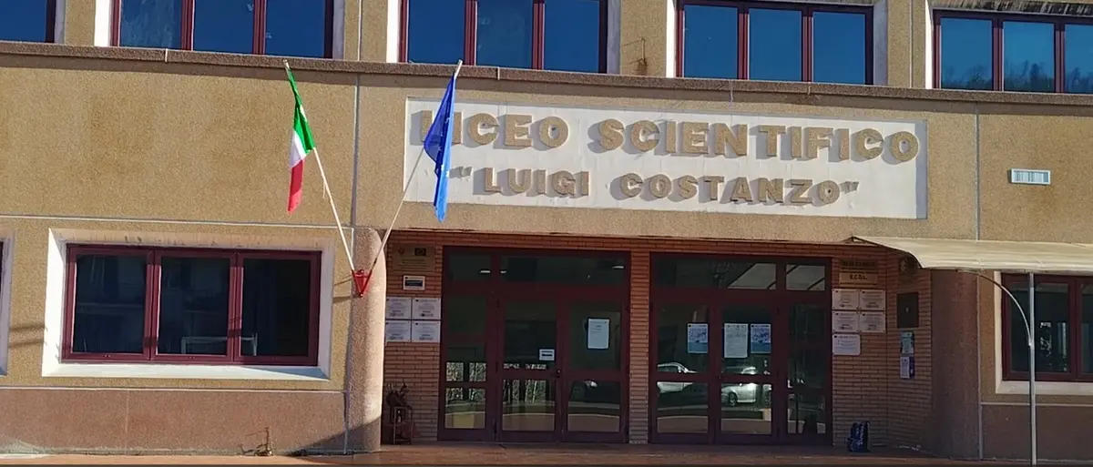 Istituto d'Istruzione Superiore "L. Costanzo" di Decollatura: "Scelta ideale per i giovani studenti"