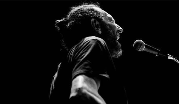 Carmine Torchia celebra l'anima ribelle di Leo Ferré al Museo del Rock