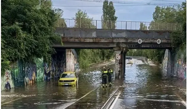 Maltempo in Romagna: forti temporali, grandine e alberi caduti. Disagi anche sulle ferrovie