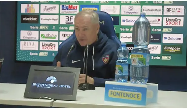 Cosenza, Alvini tra infortuni e dubbi: trasferta ad alta tensione contro la Juve Stabia (Video)