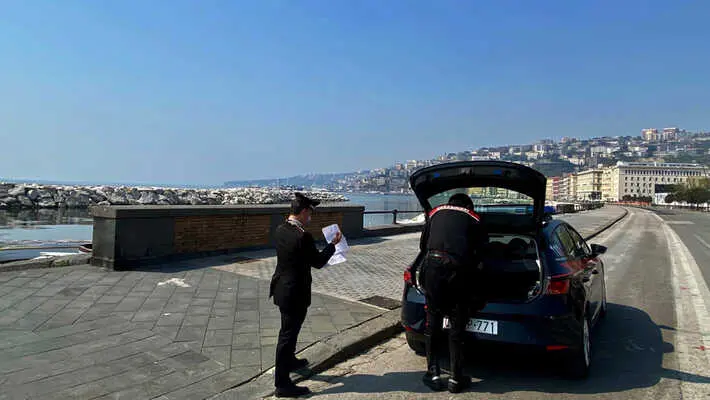 Sparatoria sul Lungomare di Napoli: panico tra la folla, due feriti dopo una lite