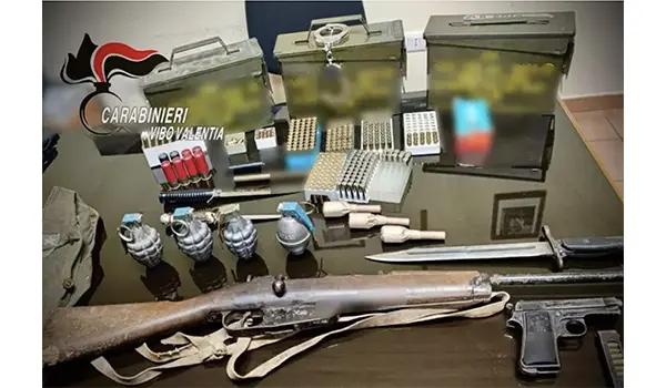 Zungri, scoperto arsenale in casa: 77enne arrestato dai Carabinieri