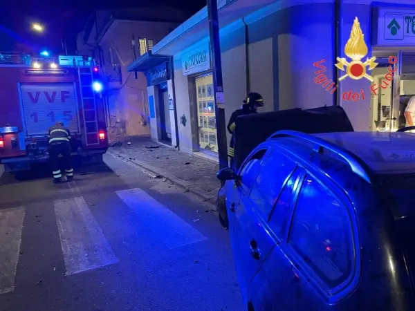 Incidente stradale sulla SS106 nel comune di Botricello – Intervento dei Vigili del Fuoco
