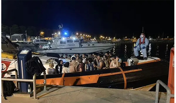 Doppio sbarco di migranti in Calabria: arrivati 170