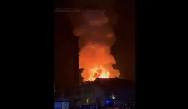 Paura nel complesso fieristico: incendio alle Ciminiere di Catania, paura ma nessun ferito