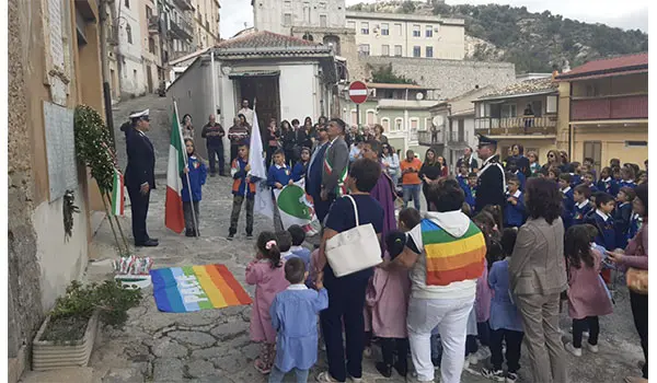 Isca sullo Ionio celebra la giornata dell'Unità Nazionale e delle Forze Armate