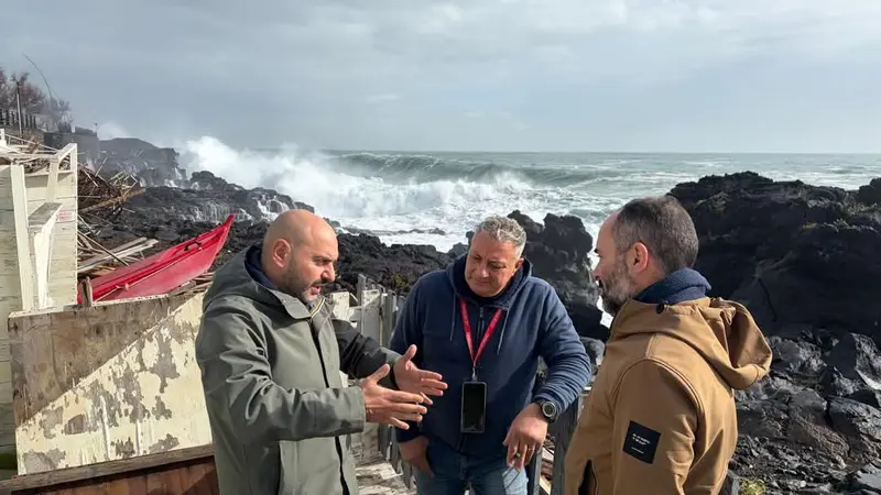 Sopralluogo del deputato regionale Giuseppe Zitelli (FdI) in alcune delle aree più colpite dal ciclone Harry: “Nessuno sarà lasciato solo”