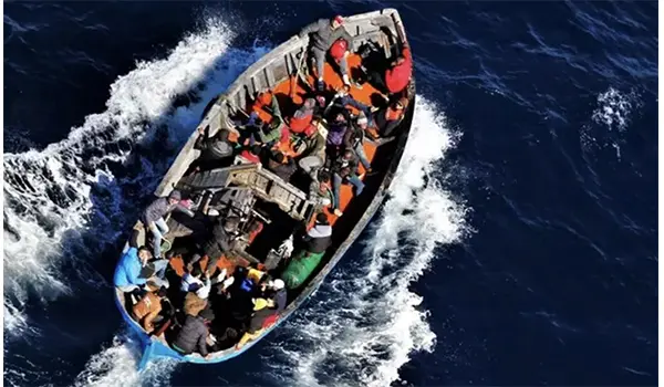 Naufragio nel Mediterraneo: 50 migranti dispersi, un solo superstite salvato e portato a Malta