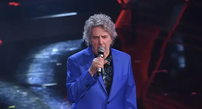 Fausto Leali in concerto a Catanzaro: grande chiusura di “Sapore di mare” all’area Porto