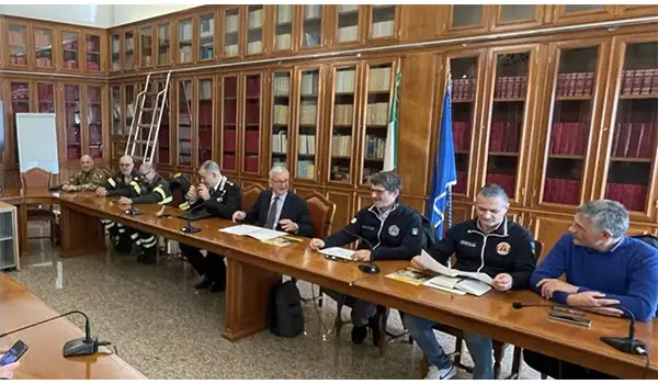 Aggiornamento sui Piani di Protezione Civile: Riunione Straordinaria in Prefettura a Catanzaro