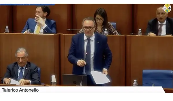 Antonello Talerico attacca il centrosinistra: “Nuove elezioni in Calabria per fermare il blocco amministrativo” (Video)