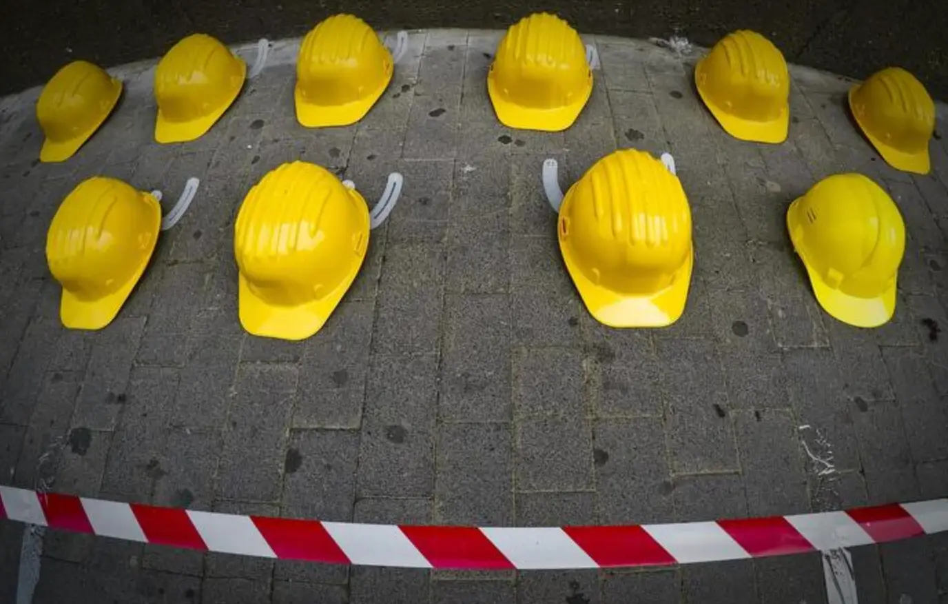 Due morti sul lavoro in Lombardia in poche ore: tragedia nelle cave di marmo. Tre feriti in Liguria