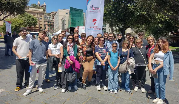 L'ITC XXIV MAGGIO 1915 di Trappitello Taormina protagonista in Piazza Duomo alla giornata  "il lavoro viaggia con noi"