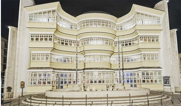 Sale l’attesa per la nuova stagione del Politeama: abbonarsi conviene per tredici eventi da non perdere