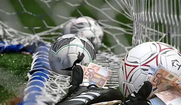 Bufera scommesse illegali: 12 calciatori indagati, nomi eccellenti e dettagli shock