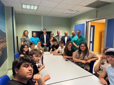 Gli studenti dell’Istituto di Istruzione Superiore “Francesco Redi” in visita al Reparto di Rianimazione del “Cannizzaro” di Catania. Giuseppe Zitelli (FdI): “A contatto diretto con la terapia intensiva per comprendere la necessità di guidare responsabilmente”