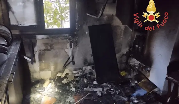 Intervento per incendio abitazione - Comune di Catanzaro (CZ), via Barlaam da Seminara