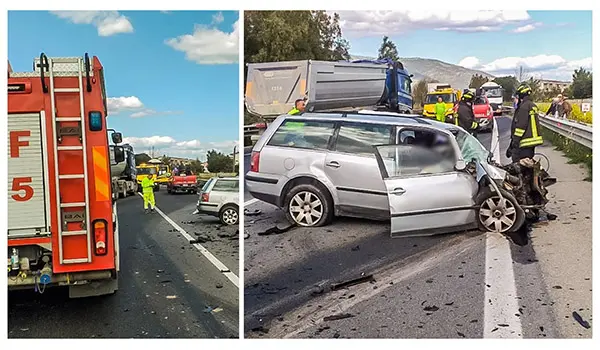 Incidente mortale sulla SS106: un morto e un ferito, strada chiusa al traffico. Intervento dei Vvf
