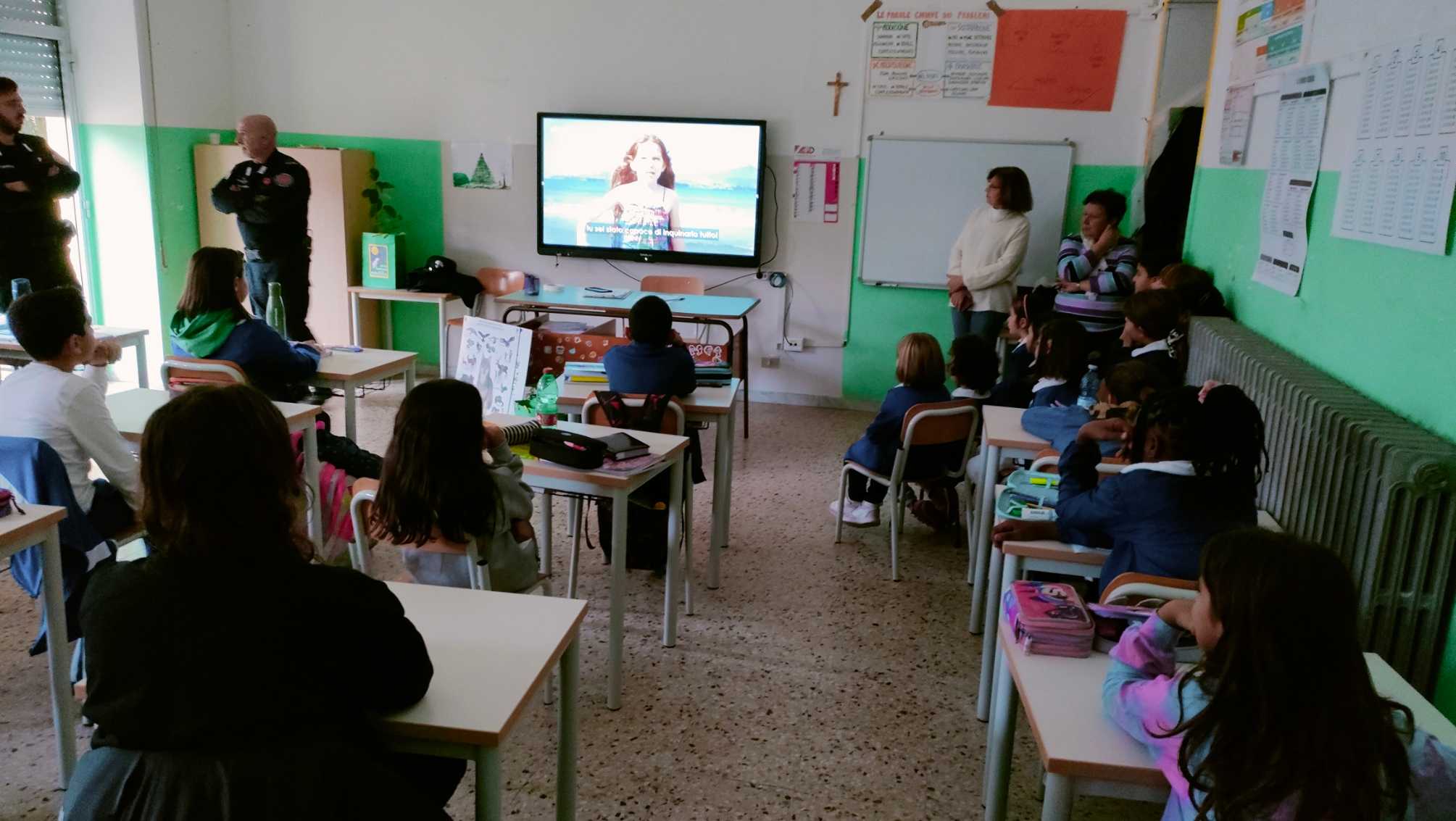 Un albero per il futuro: I bambini di Badolato e Santa Caterina imparano a rispettare l'ambiente