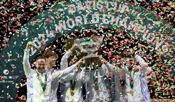 Coppa Davis 2025, Italia da leggenda: Spagna battuta 2-0