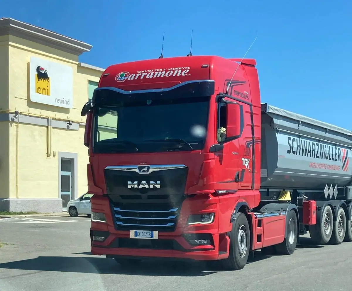 Sin di Crotone: la giustizia avanza, i camion partono, la Calabria respira futuro