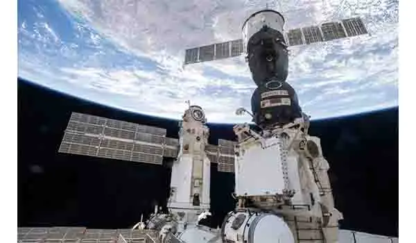 Perdita d’aria sulla ISS, NASA dispone il rifugio precauzionale nella Dragon