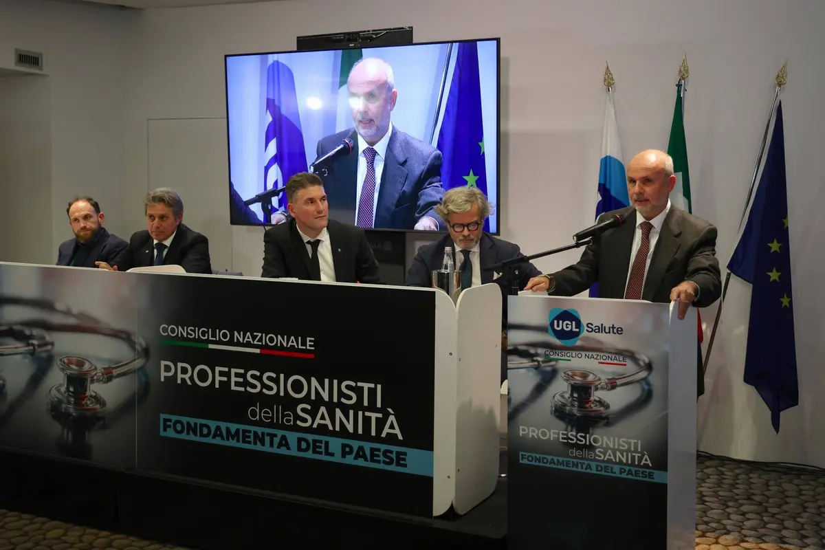 Sanità, Giuliano (UGL): “Nuove lauree cliniche per infermieri, svolta per il SSN. Ora si valorizzi la professione”