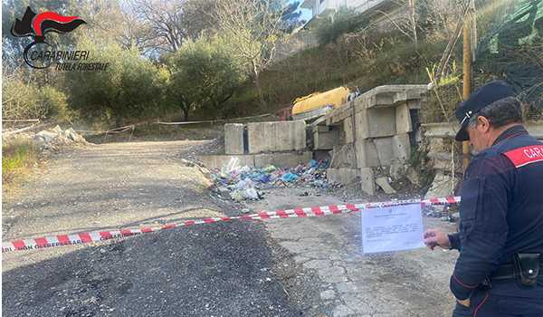 Lago (CS): deposito incontrollato di rifiuti. Denunciata ditta specializzata nella raccolta 